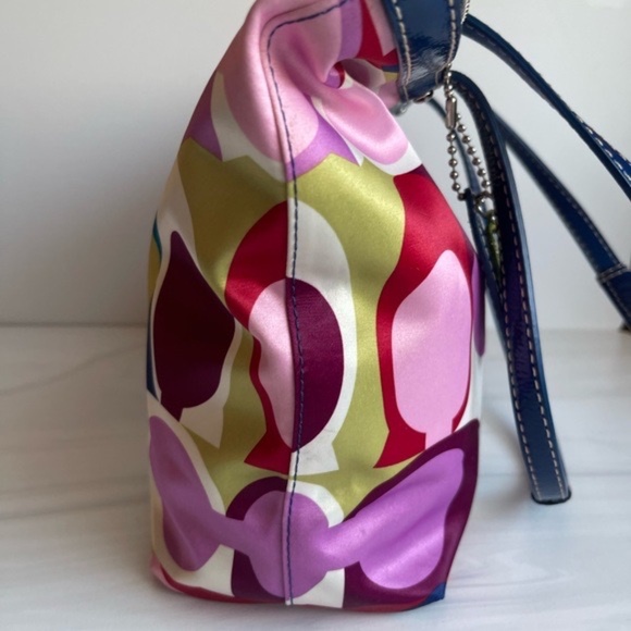 Coach F1583 scarf print tote - Picture 4 of 6